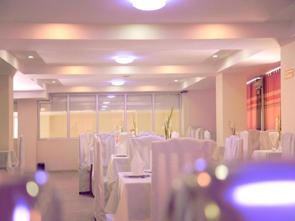 King & Queen Hotel Monywa Luaran gambar