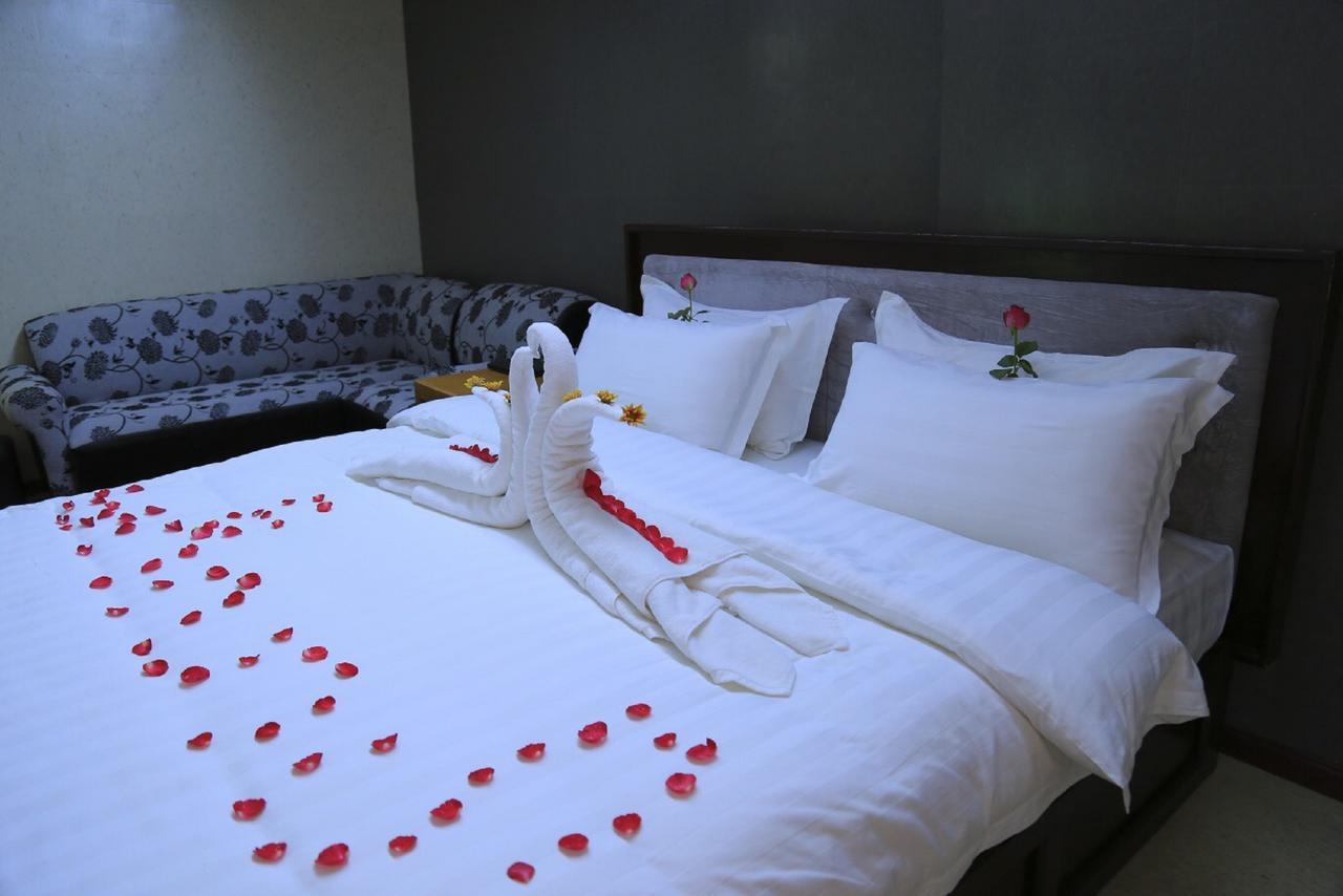 King & Queen Hotel Monywa Luaran gambar
